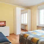 Castello Livings Apartment *